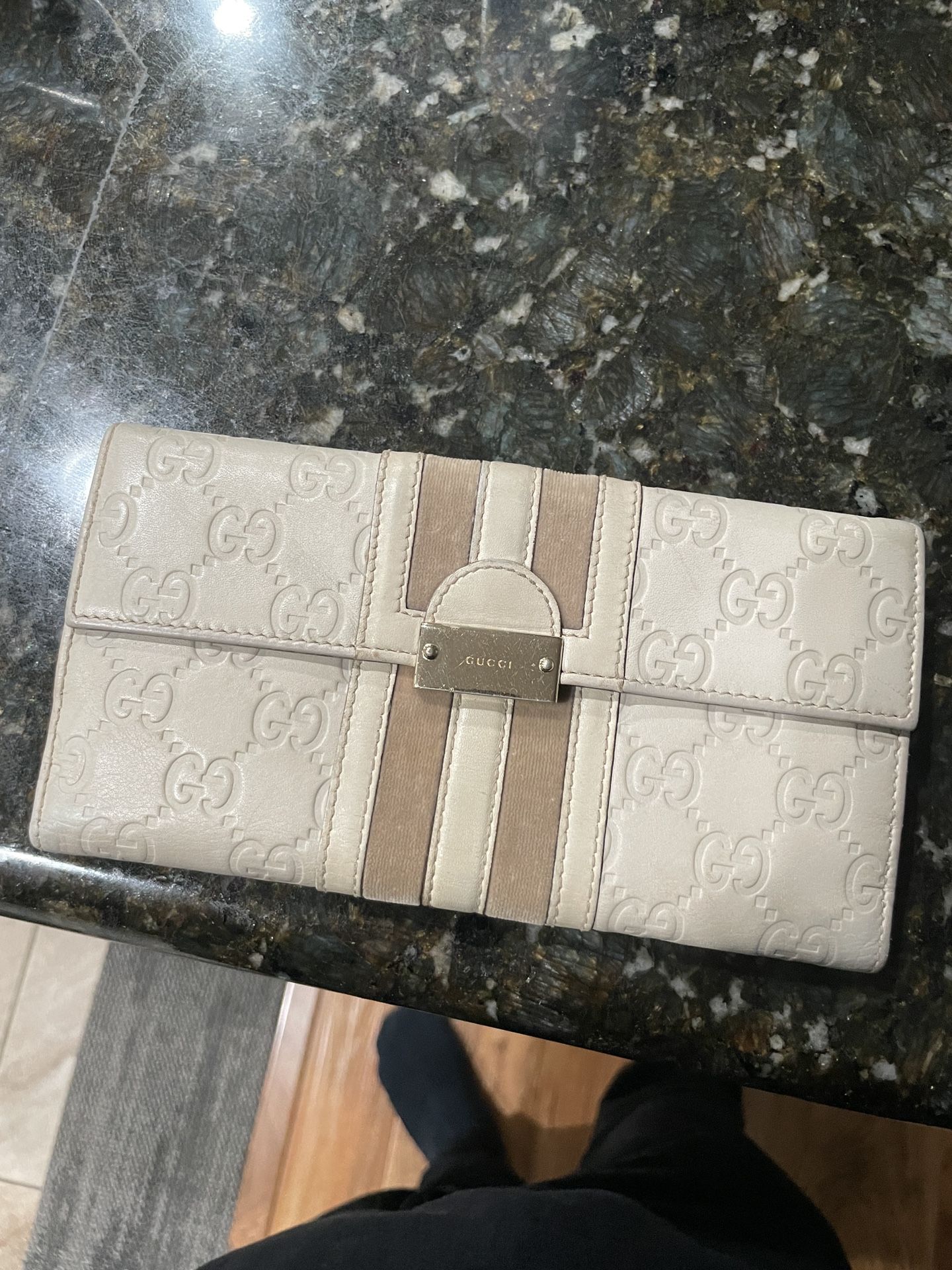 Gucci Women Wallet Authentic