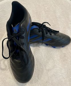 Soccer Shoes Kids Size 3.5
