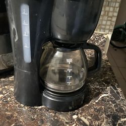 Coffee Maker – Great Condition – Moving Sale!