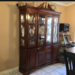 Trinchero  Buenas Condiciones  2 Pzas  $300 Firme Precio 