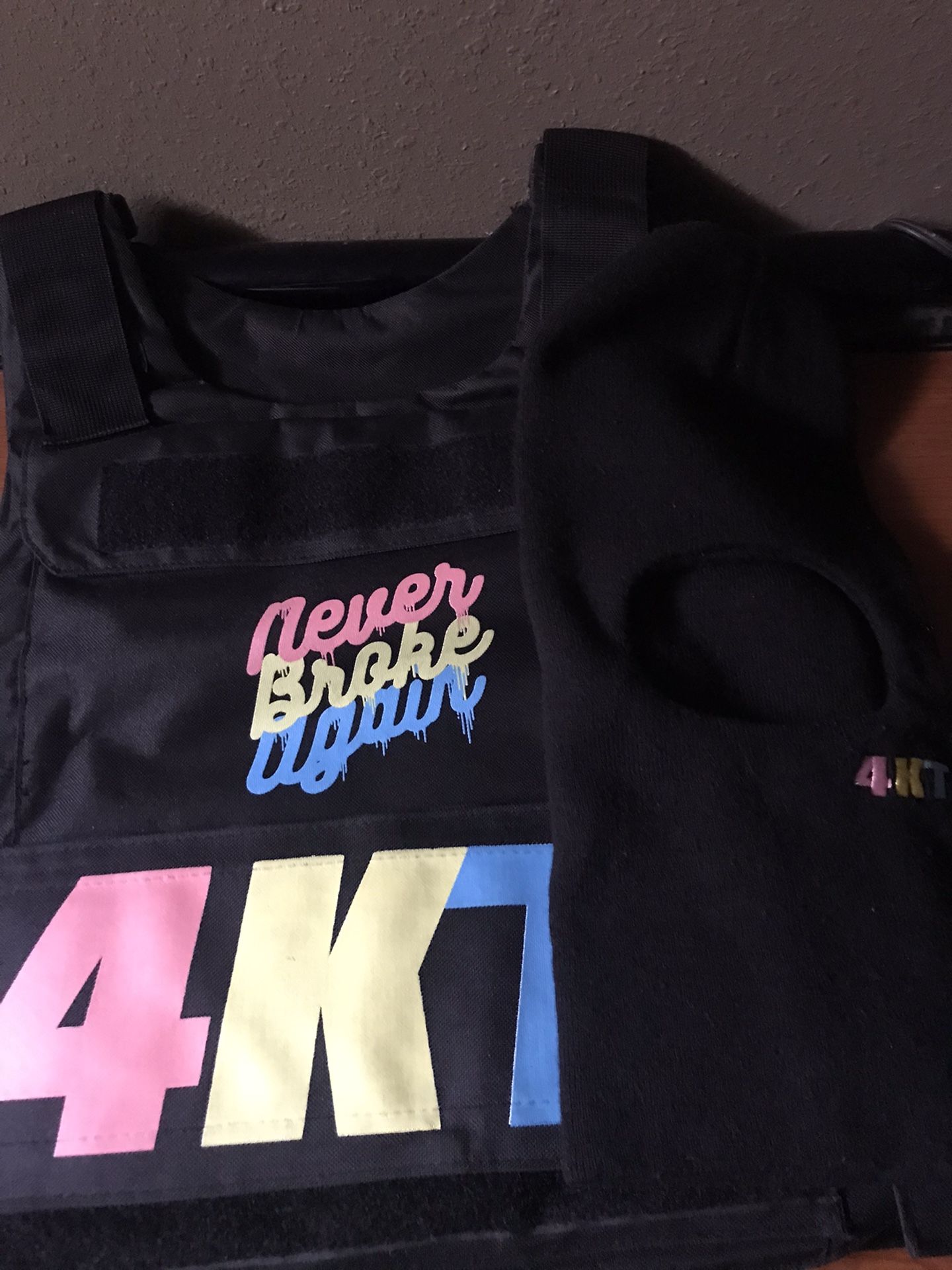 4KT Vest & Skully mask