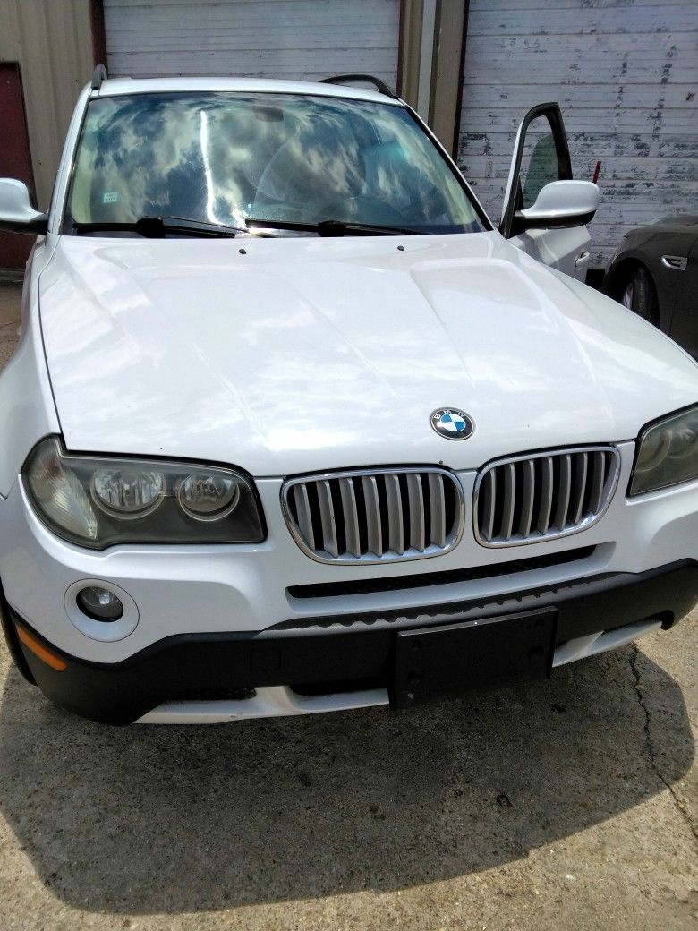 BMW x3 2010 Set Your Price ( W Free Gucci Blanket For Your Bed)