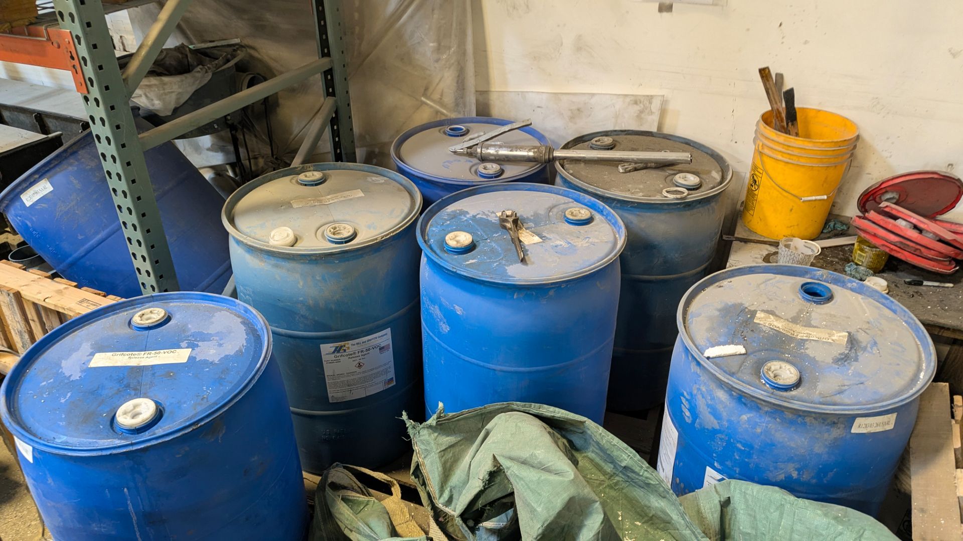 Telehandler Voc 6 free EMPTY 55 gallon Grifcote VOC blue plastic barrels FR-50-VOC ...