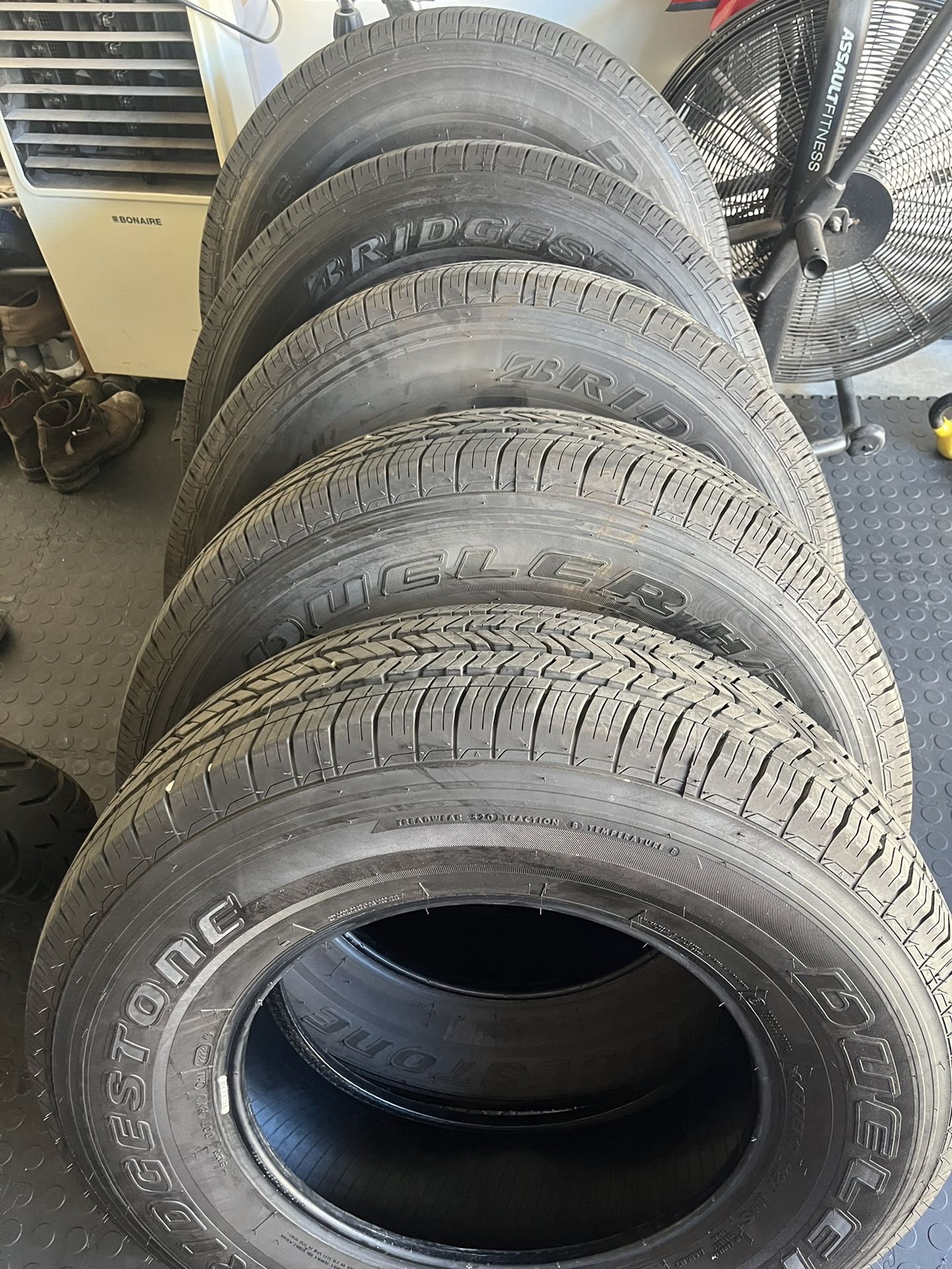 Bridgestone Dueler 245/75r17