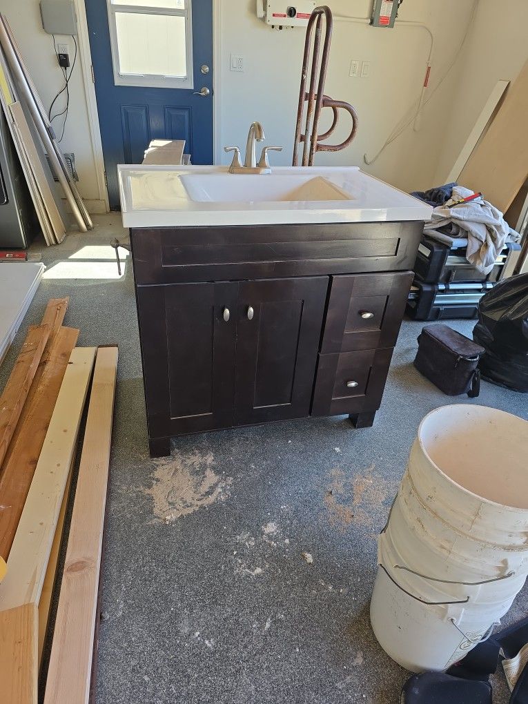 36 In Vanity In Espresso