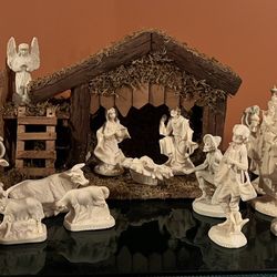 Vintage Crêche Nativity Scene with Multiple Composite Figurines Christmas Decor
