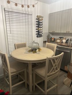 42” Wood 5 Pc Dining Table Set