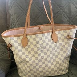Louis Vuitton Purse 
