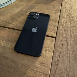 iPhone 13 — Midnight – 128GB – Unlocked – Excellent Condition