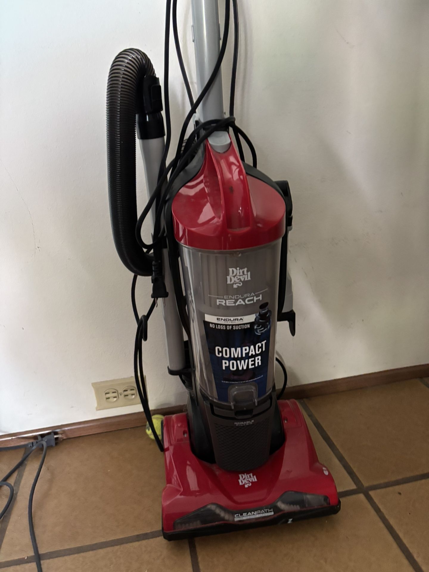 Dirt Devil Endura Reach Vacuum