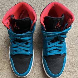 Air Jordan 1 Mid Size 8.5
