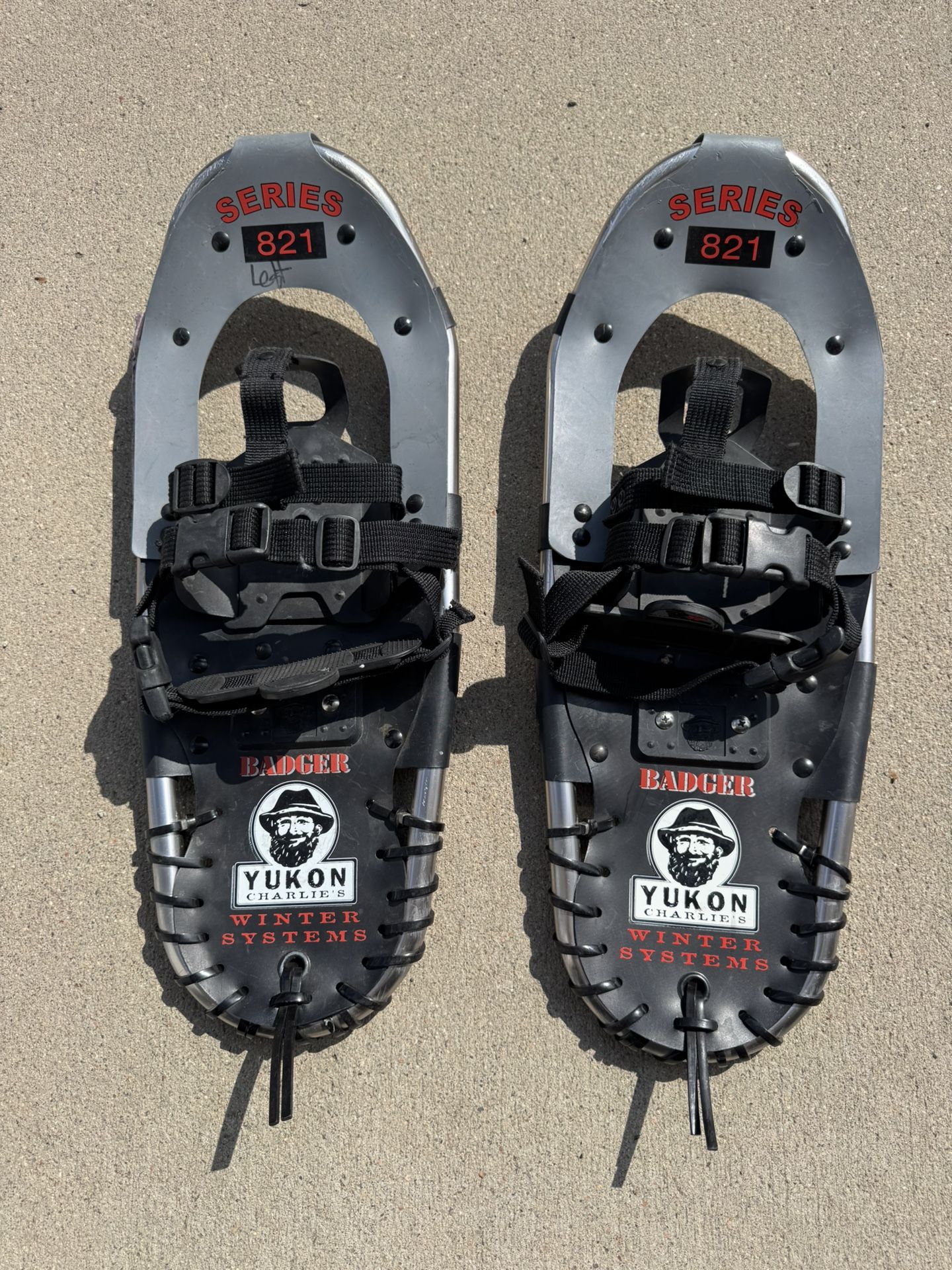 Yukon Charlies Badger 821 Snowshoes 21" x 8" Adjustable Hiking Trekking Winter