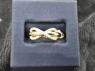 Yellow Gold 14k (.585) 2.6 grams Size 7.5