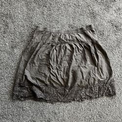 Brown mini skirt with lace detailing
