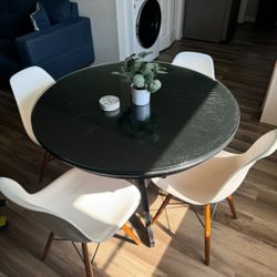 Dinning Table With Chairs