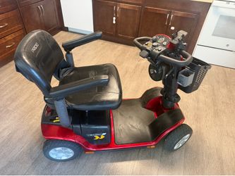2023 Pride Mobility Victory 10 4-Wheel Full-Sized Scooter