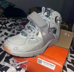 Corteiz huarache size 10