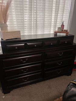 Dresser PickUp Only Near Willowbrook Mall