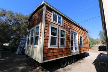 TINY HOUSE TRAILER PROFESSIONALLY BUILT W/ KITCHEN BATH LAUNDRY
