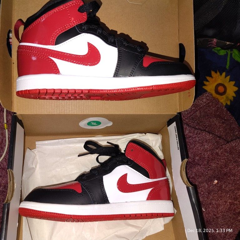 BRAND NEW Jordans air Se Size 2 Youth