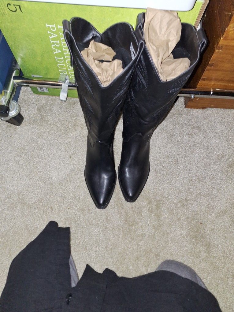 Black Boots