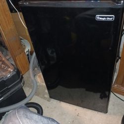 Mini Fridge 