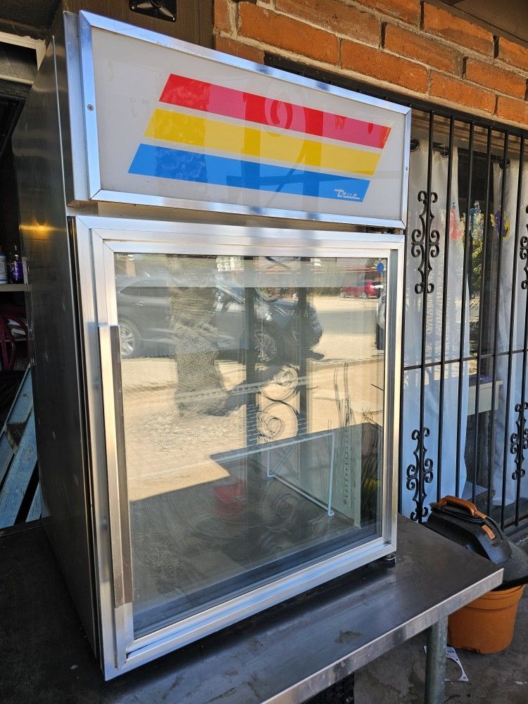 Commercial Countertop Fridge