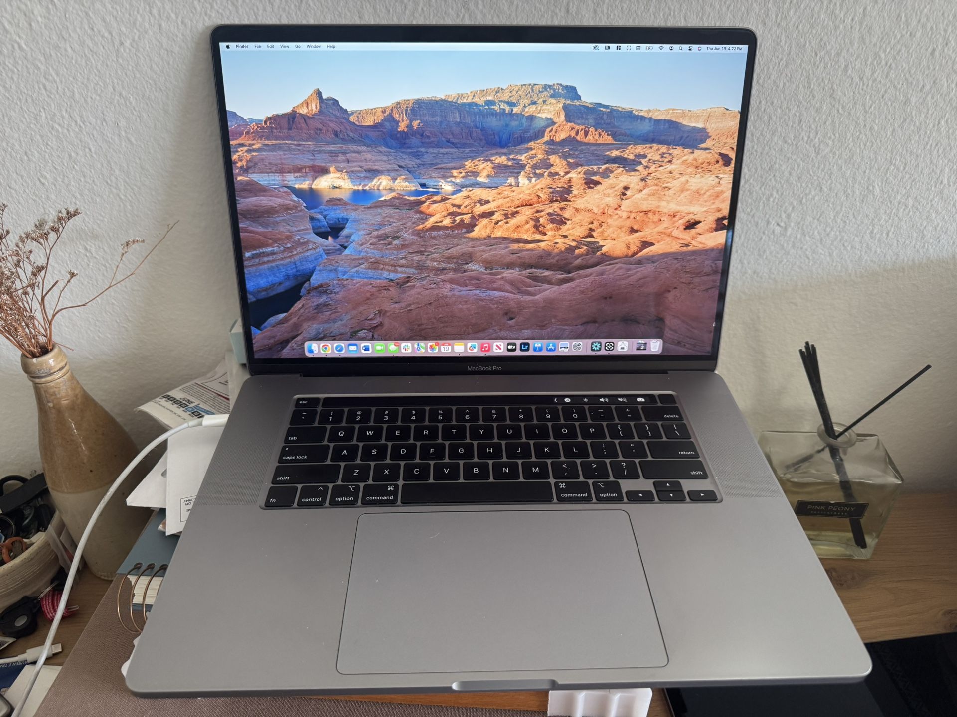 MacBook Pro - 2019 - 16” - 32 GB RAM - 1 TB SSD
