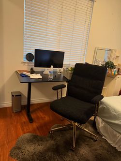 Desk with chair for 100