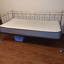 Twin Daybed With Mattress 