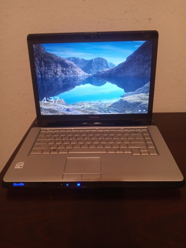 Toshiba Satellite Laptop Excellent Battery