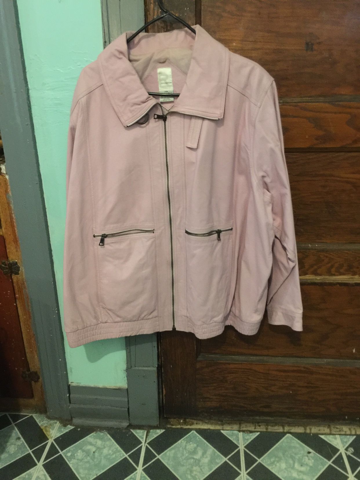 Women Beautiful Plus Size Pink Leather Jacket .Never  Been Worn .