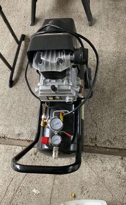 USED..Central pneumatic air compressor 2HP 8GAL 125 MAX PSI OIL-LUBE