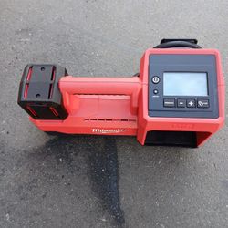 Milwaukee M18 18-Volt Lithium-Ion Cordless Electric Portable Inflator (Tool-Only)