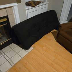 Futon Mattress Queen Size FREE excellent Condition 