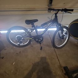 Dynacraft mountain bike 18