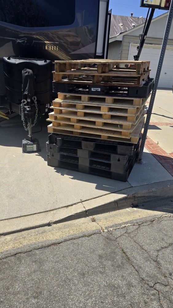 Free Pallets