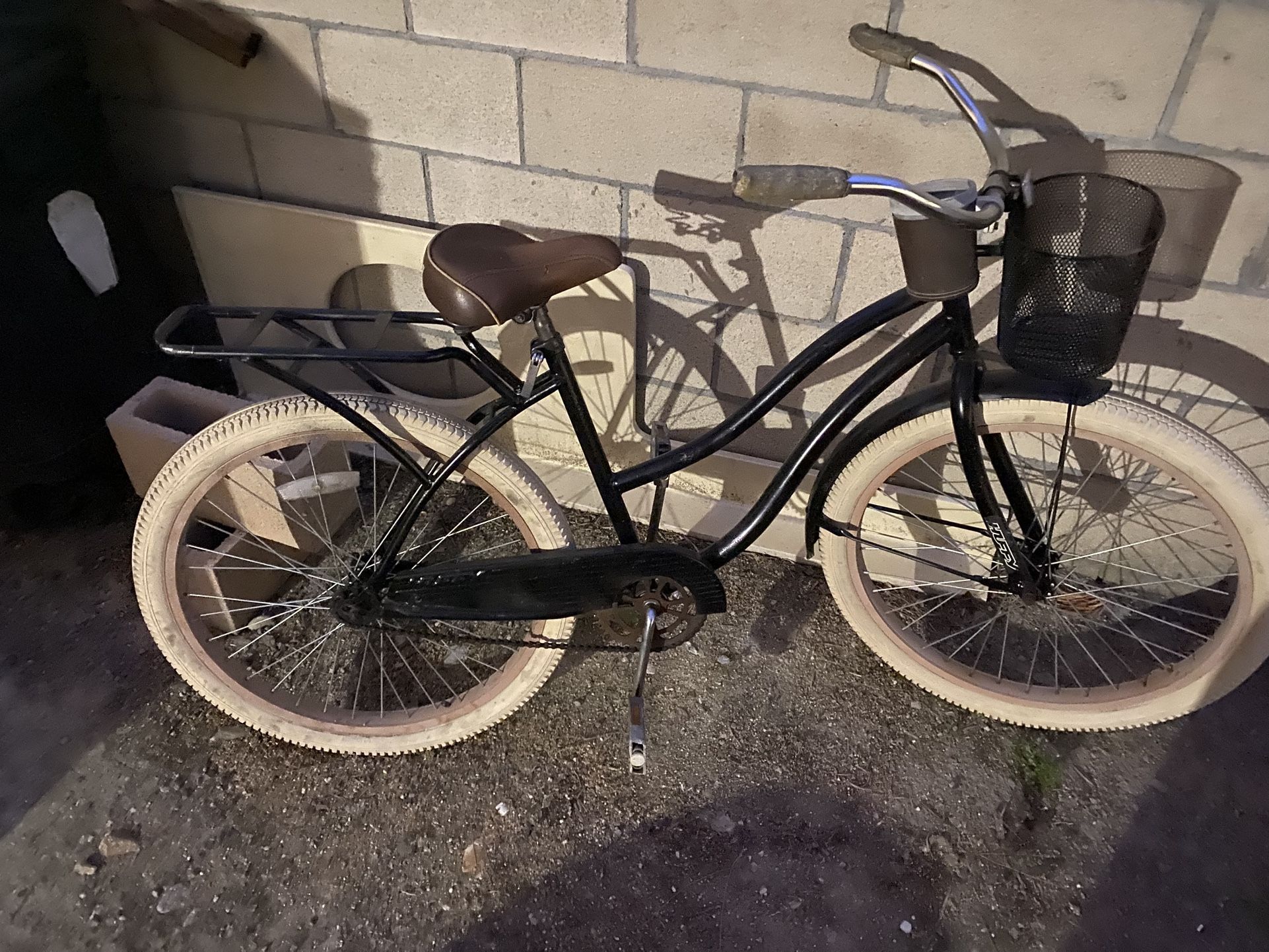 Bikes Huffy, Beach, cruiser and Barbie minibike