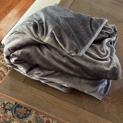 Weighted blanket (12lbs)