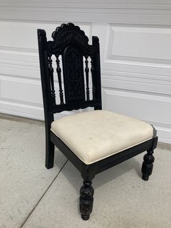 Antique ladies slipper chair