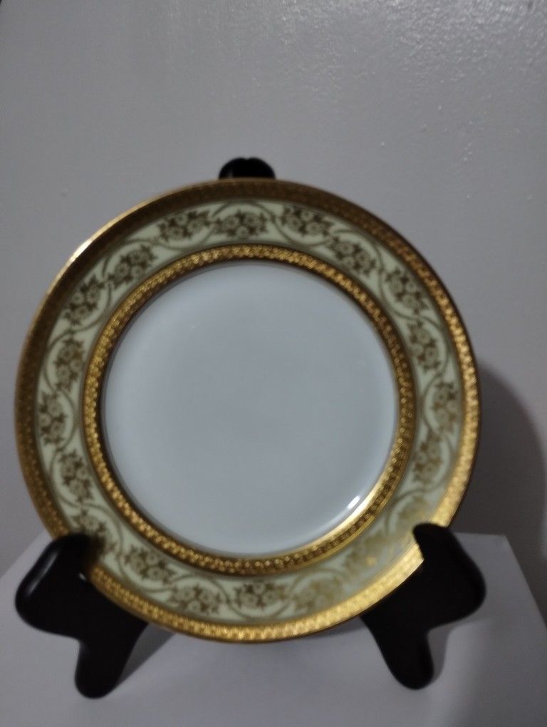 VINTAGE PORCELAIN PLATE 7.6"