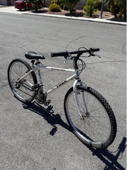 Trek mountain track 820 bike