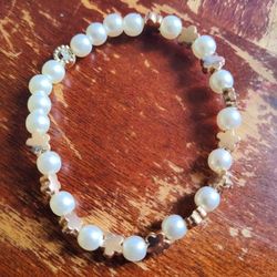 Golden Flowers Pearl Bracelet 