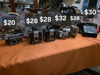 Vintage cameras:Kodak instamatic 314, pony 828,hawkeye Instamatic Model B, black touchtone telephone.
Pick up in Harlingen, I live near Walmart
Antiqu