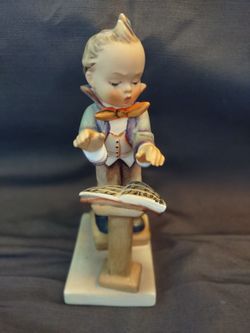 Hummel Band Leader With Music Stand, #129