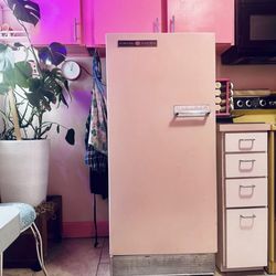 VTG RETRO 3 PIECE PINK KITCHEN