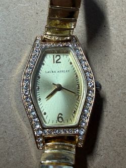 Laura Ashley Women Gold Tone Expandable Crystal Bezel Bracelet Watch Model LA31010