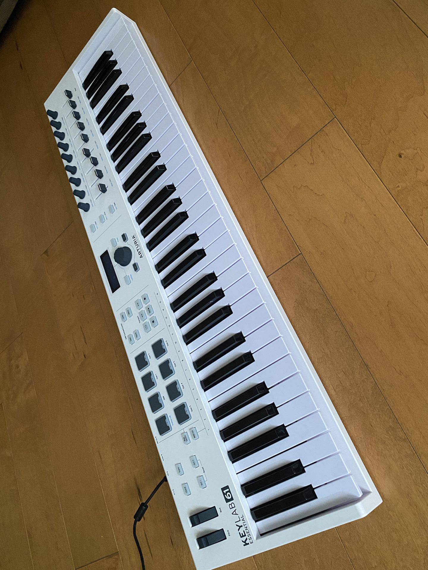 Keylab 61 Essential Midi Keyboard