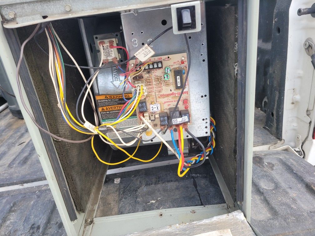 3 Ton American Standard Fernace And Coil Trane Condenser 3 TON Was Working