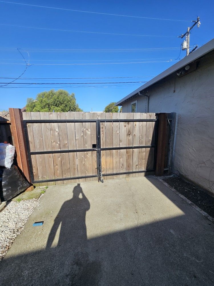 Puerta De Metal Con Madera